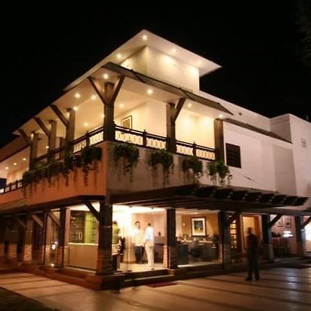Hotel Florence Rāipur エクステリア 写真